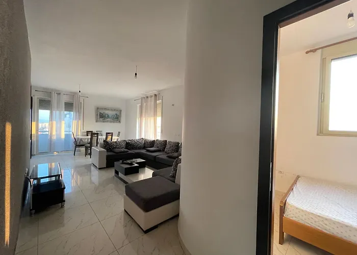 - Private 3 Nocleg ze śniadaniem